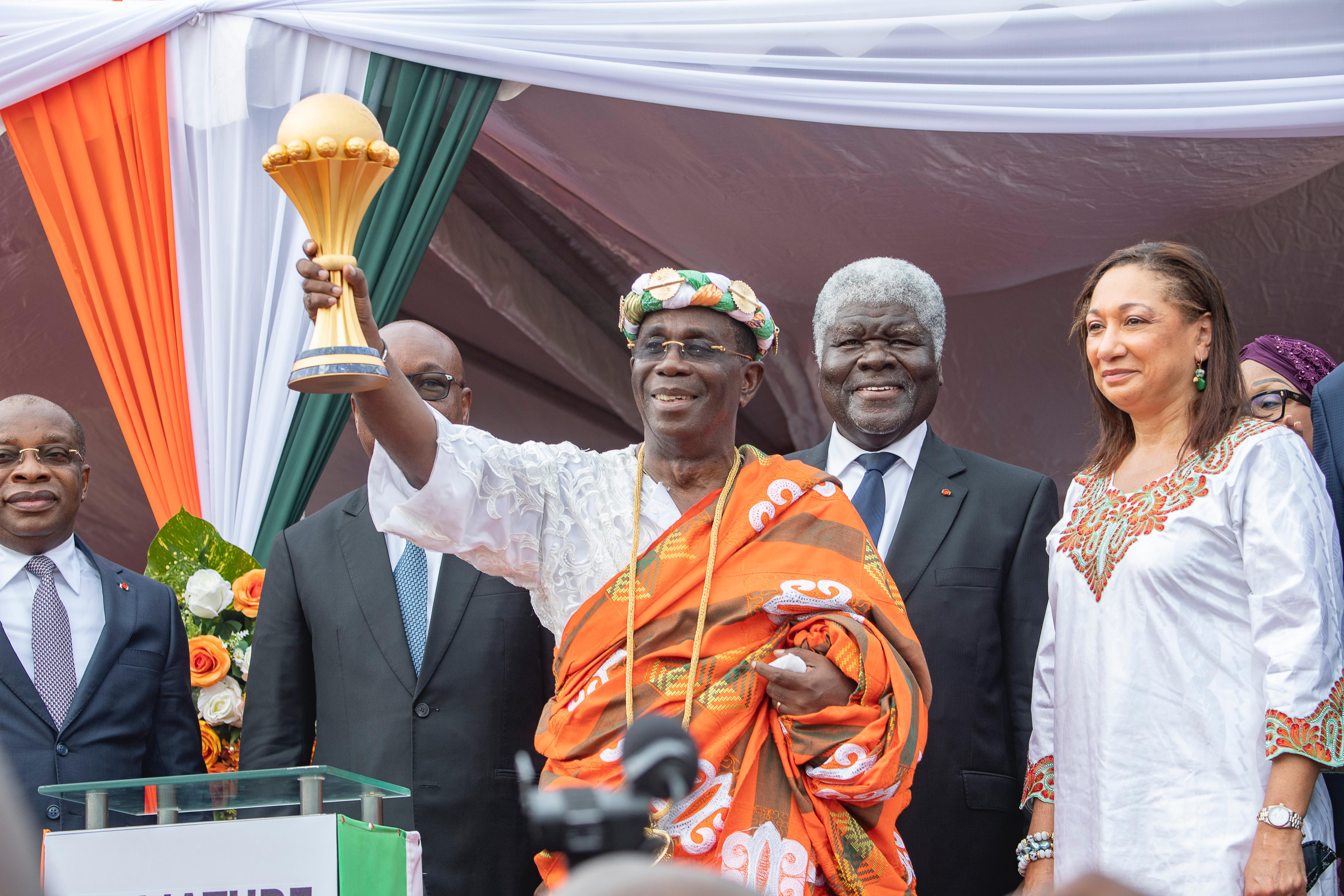 Cérémonie officielle à Ébimpé